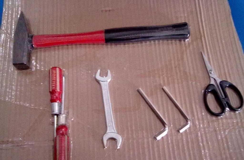 五金產(chǎn)品包裝機的革新與應(yīng)用 高效、環(huán)保的紙卡包裝方案